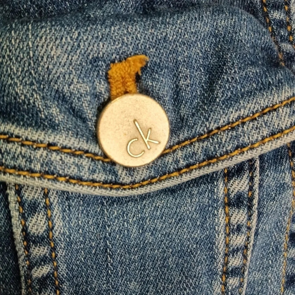 Calvin Klein Women's Denim Trucker Jacket Blue Distressed M - Picture 3 of 13